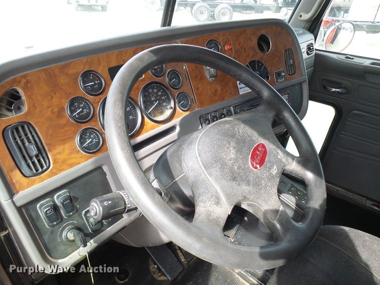 image for item DC2964 2006 Peterbilt 357  dump truck