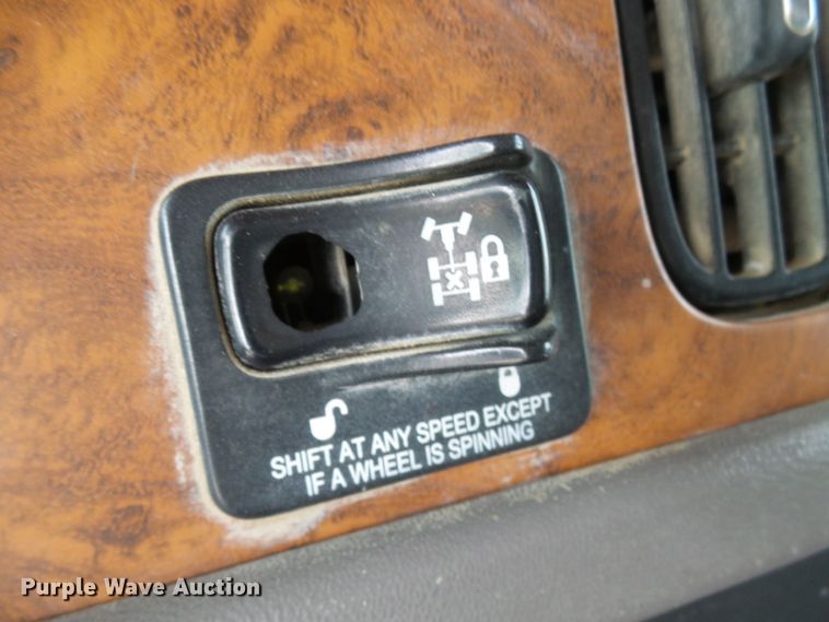 image for item DC2964 2006 Peterbilt 357  dump truck