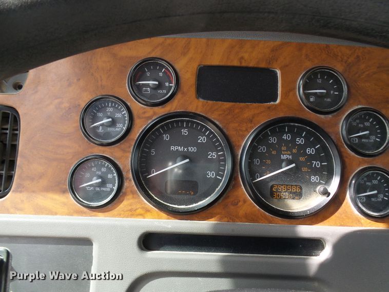 image for item DC2964 2006 Peterbilt 357  dump truck