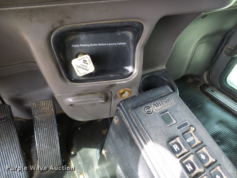 image for item DC2964 2006 Peterbilt 357  dump truck