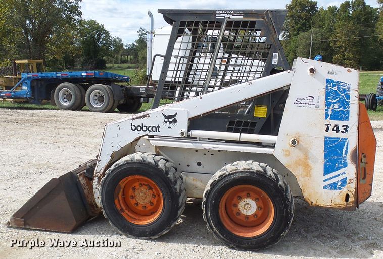 image for item DC2973 1988 Bobcat 743  skid steer loader