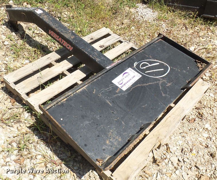 image for item DC2983 Versatech skid steer boom