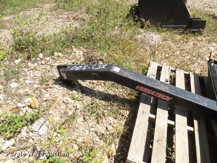image for item DC2983 Versatech skid steer boom