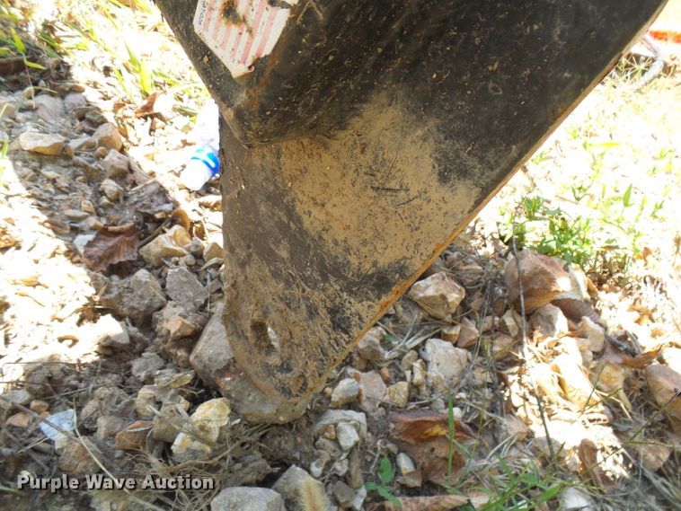 image for item DC2983 Versatech skid steer boom