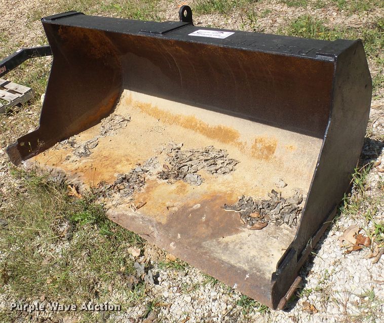 image for item DC2984 76"W loader bucket