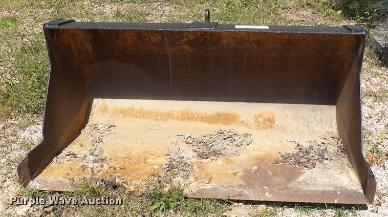 image for item DC2984 76"W loader bucket