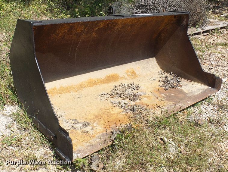 image for item DC2984 76"W loader bucket