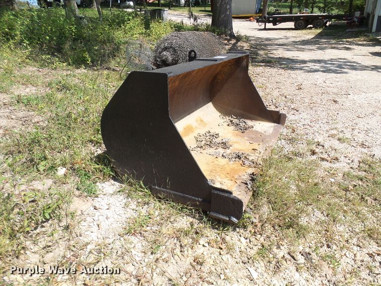 image for item DC2984 76"W loader bucket