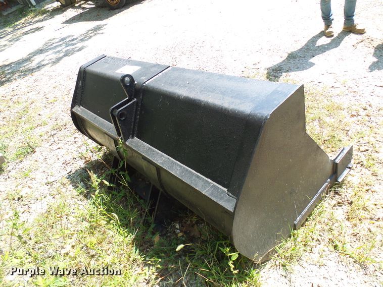 image for item DC2984 76"W loader bucket