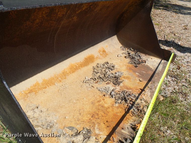image for item DC2984 76"W loader bucket