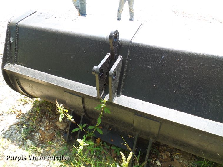 image for item DC2984 76"W loader bucket