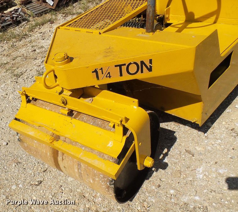 image for item DC2993 Stone SR2500  vibratory double drum roller