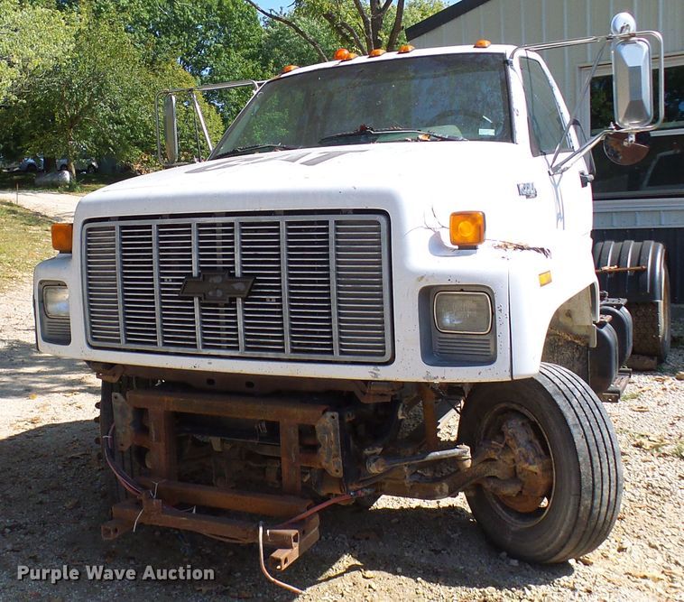 image for item DC2994 1994 GMC Kodiak C6500  truck cab and chassis