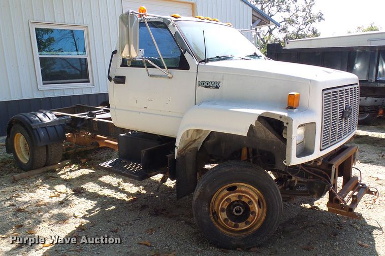 image for item DC2994 1994 GMC Kodiak C6500  truck cab and chassis