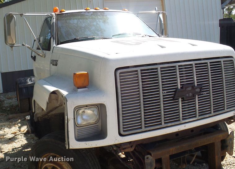 image for item DC2994 1994 GMC Kodiak C6500  truck cab and chassis