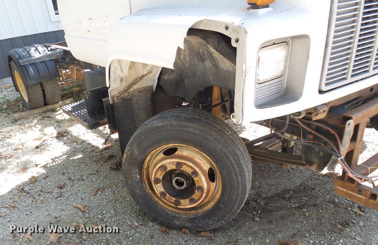 image for item DC2994 1994 GMC Kodiak C6500  truck cab and chassis