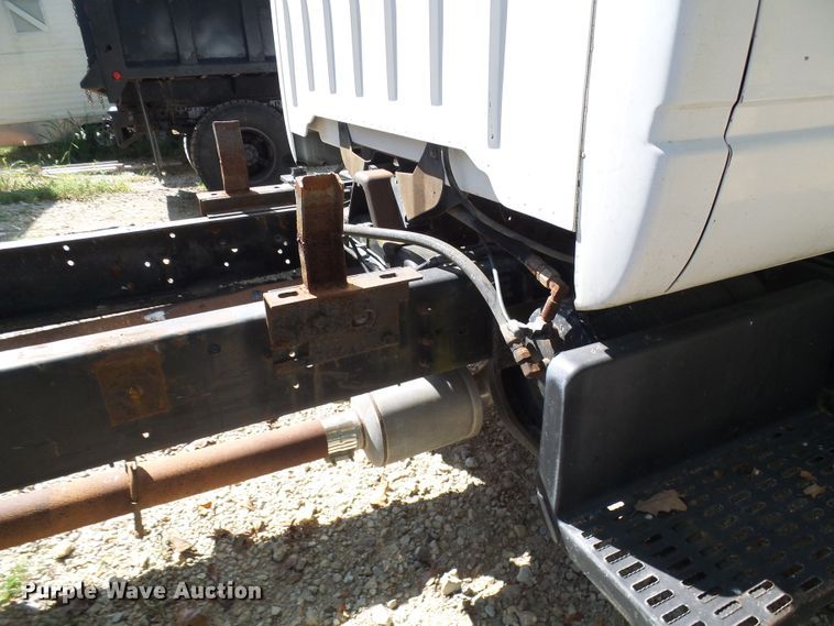 image for item DC2994 1994 GMC Kodiak C6500  truck cab and chassis