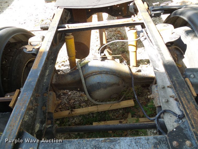 image for item DC2994 1994 GMC Kodiak C6500  truck cab and chassis