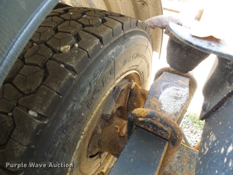 image for item DC2994 1994 GMC Kodiak C6500  truck cab and chassis