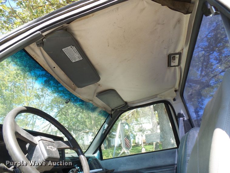 image for item DC2994 1994 GMC Kodiak C6500  truck cab and chassis