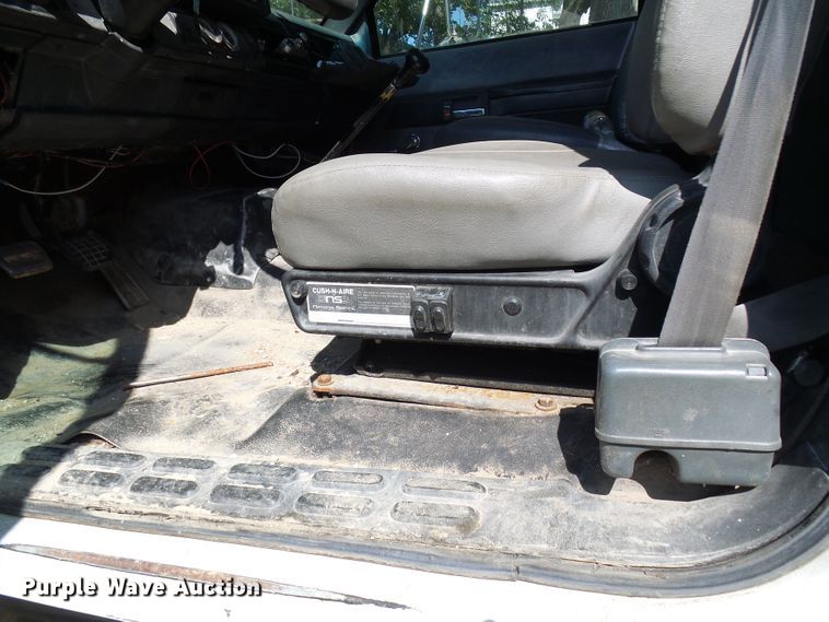 image for item DC2994 1994 GMC Kodiak C6500  truck cab and chassis