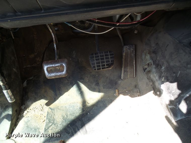 image for item DC2994 1994 GMC Kodiak C6500  truck cab and chassis