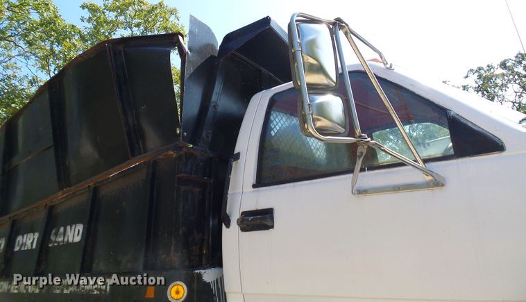 image for item DC2995 1990 GMC C6000  dump truck