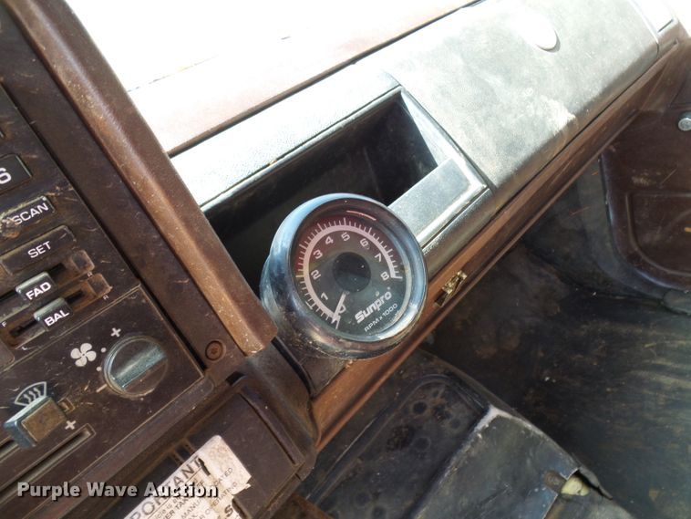 image for item DC2995 1990 GMC C6000  dump truck