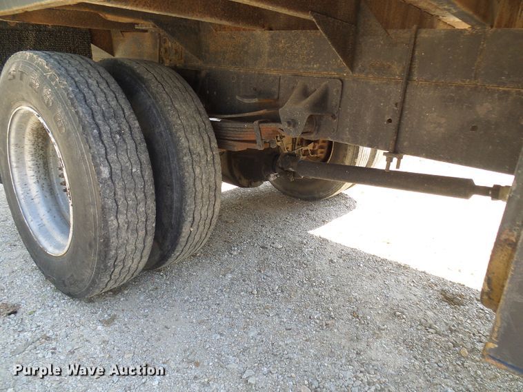 image for item DC2997 1993 GMC TopKick C6500  flatbed truck