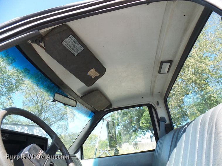 image for item DC2997 1993 GMC TopKick C6500  flatbed truck