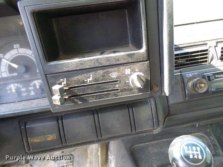 image for item DC2997 1993 GMC TopKick C6500  flatbed truck