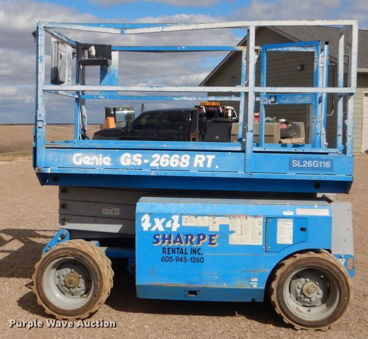 image for item DC8813 2007 Genie GS-2668  scissor lift