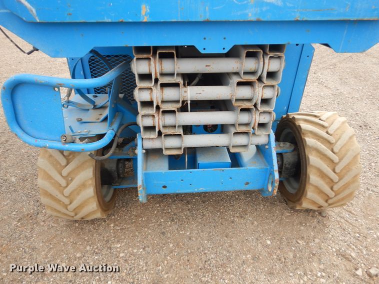 image for item DC8813 2007 Genie GS-2668  scissor lift