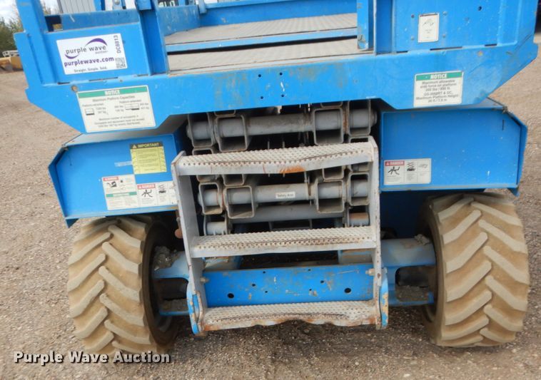 image for item DC8813 2007 Genie GS-2668  scissor lift