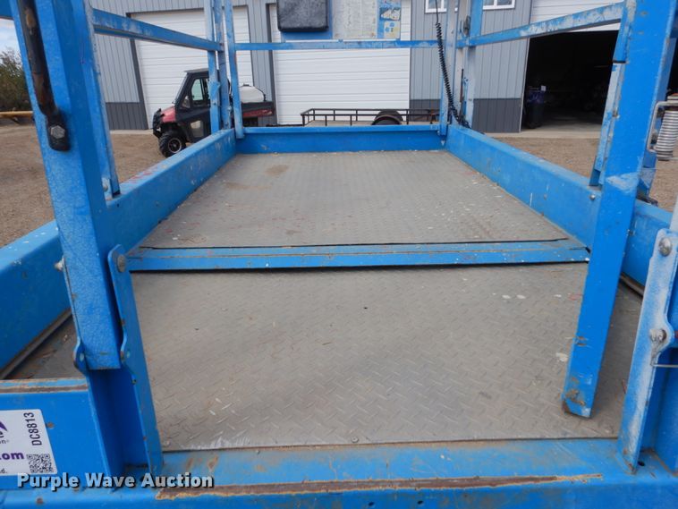 image for item DC8813 2007 Genie GS-2668  scissor lift
