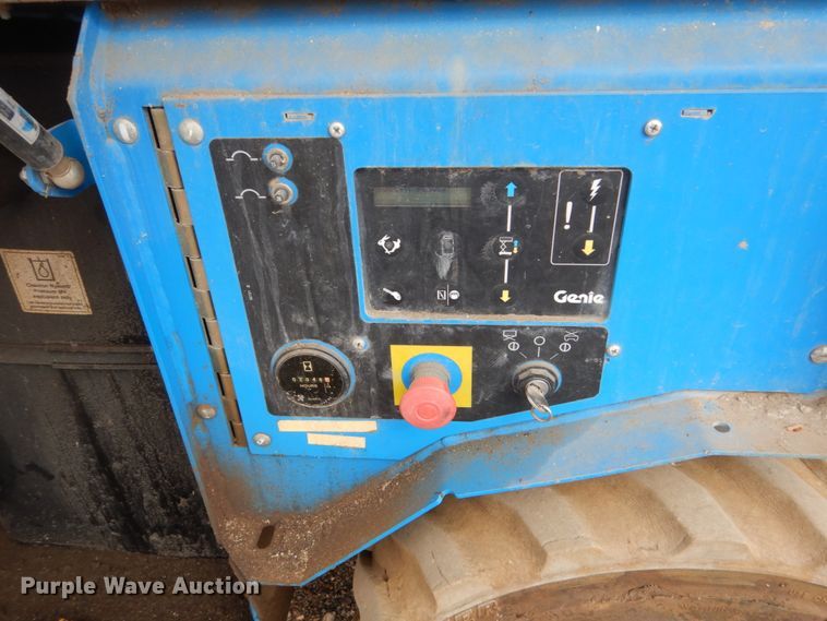 image for item DC8813 2007 Genie GS-2668  scissor lift