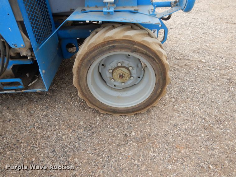 image for item DC8813 2007 Genie GS-2668  scissor lift