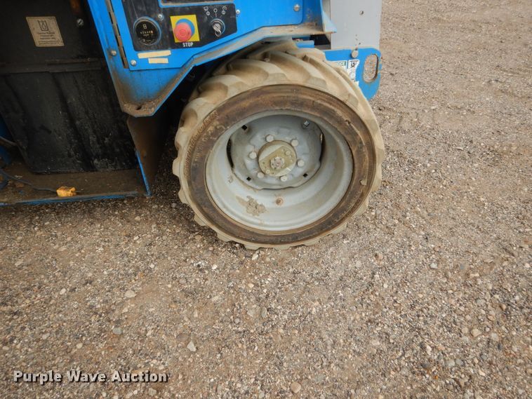 image for item DC8813 2007 Genie GS-2668  scissor lift