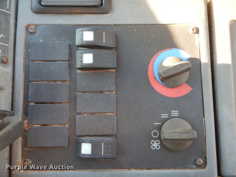 image for item DC8826 2003 Caterpillar 938G  wheel loader