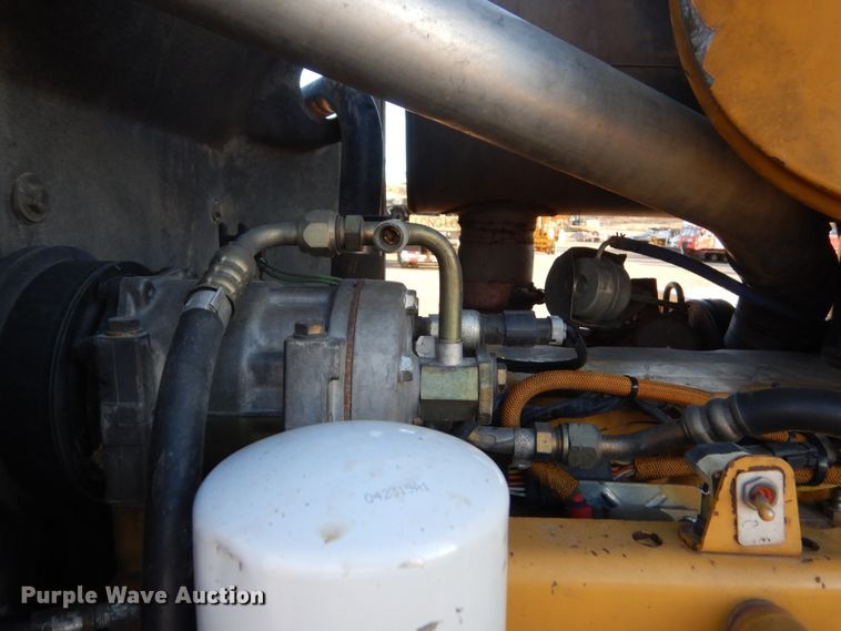 image for item DC8826 2003 Caterpillar 938G  wheel loader