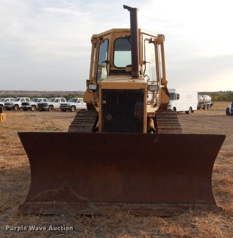 image for item DC8888 1990 Caterpillar D4H  dozer