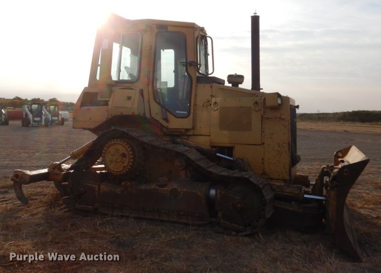 image for item DC8888 1990 Caterpillar D4H  dozer