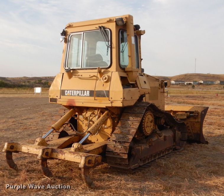 image for item DC8888 1990 Caterpillar D4H  dozer