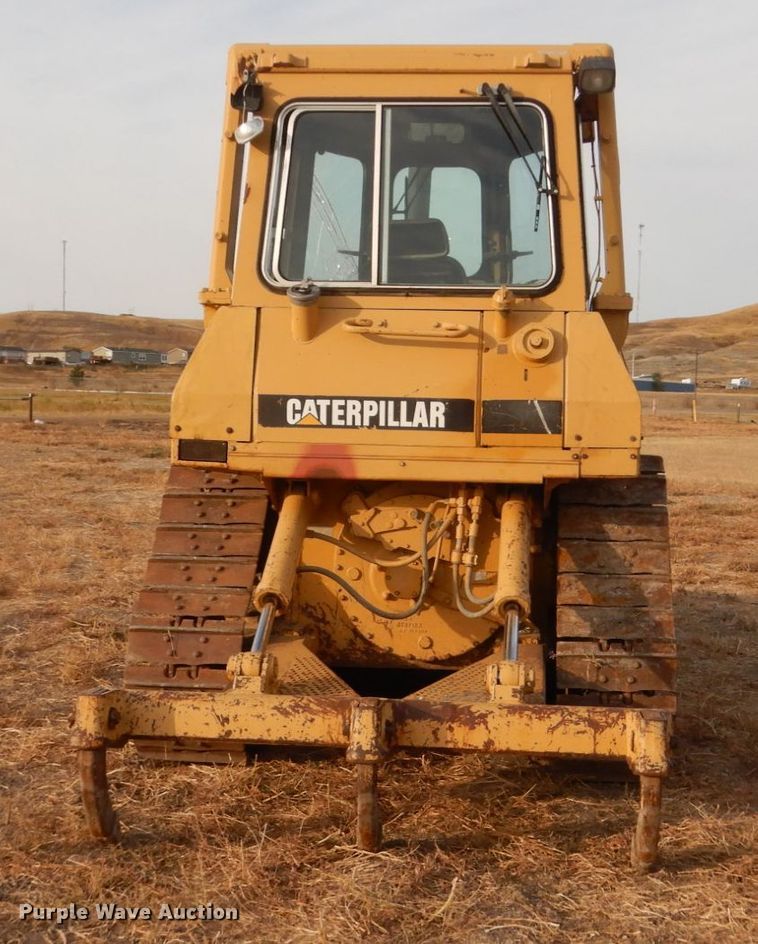 image for item DC8888 1990 Caterpillar D4H  dozer