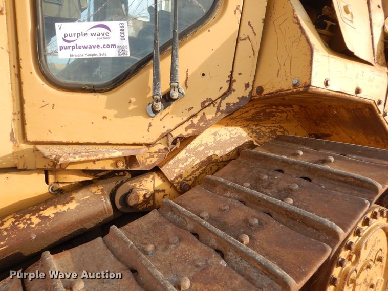 image for item DC8888 1990 Caterpillar D4H  dozer