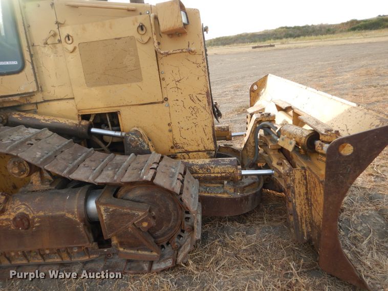 image for item DC8888 1990 Caterpillar D4H  dozer