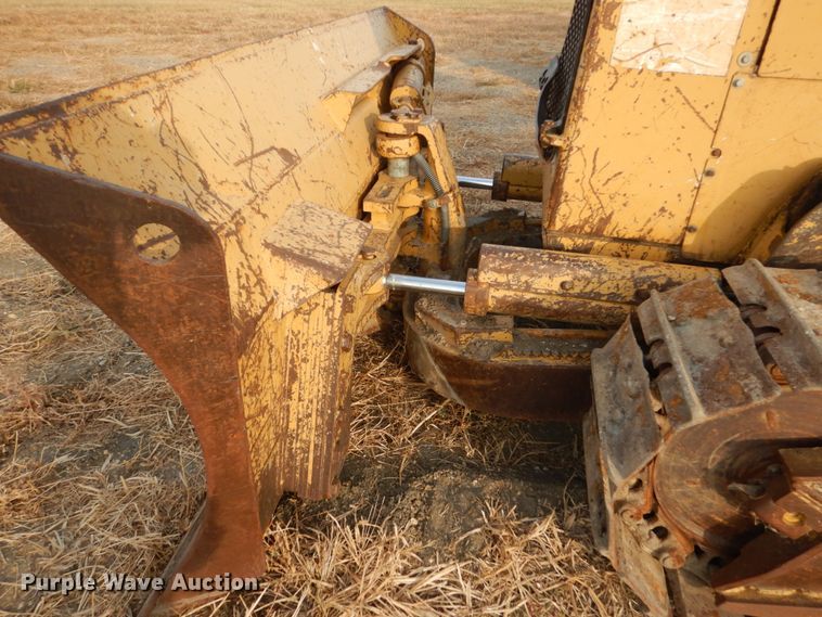 image for item DC8888 1990 Caterpillar D4H  dozer