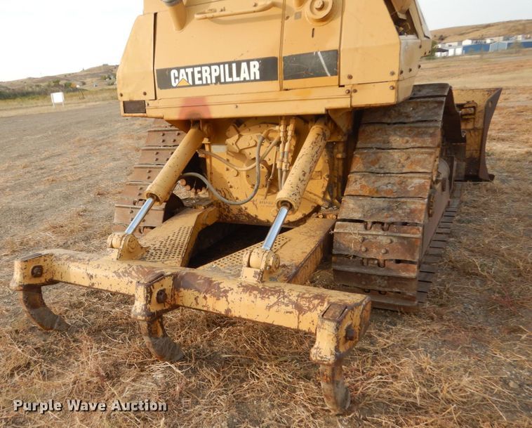 image for item DC8888 1990 Caterpillar D4H  dozer