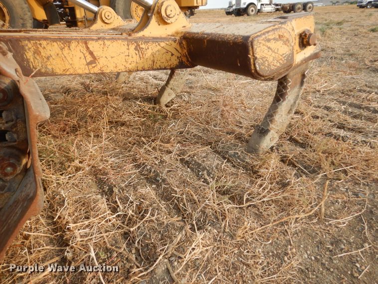 image for item DC8888 1990 Caterpillar D4H  dozer