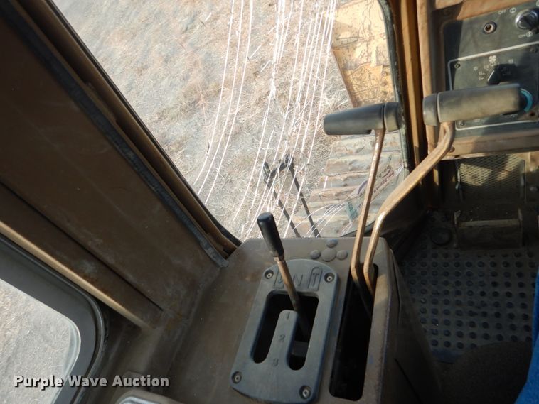 image for item DC8888 1990 Caterpillar D4H  dozer